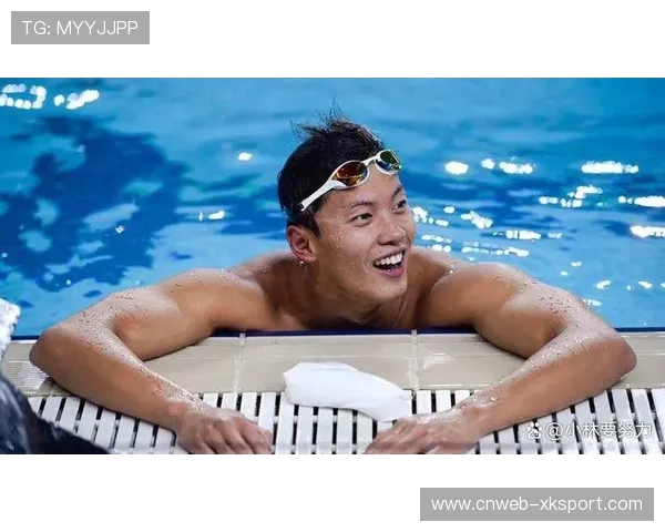 老将汪顺400混决赛后拥抱年轻选手，传承意味浓厚